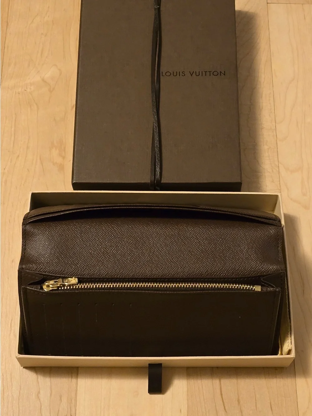 Like-new Louis Vuitton Brown Damier Canvas Long Wallet